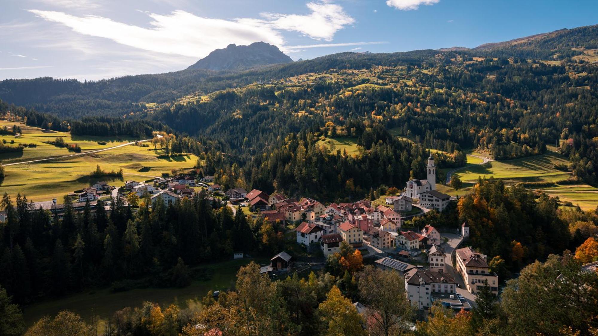 Hotel Albula & Julier Tiefencastel Exterior photo