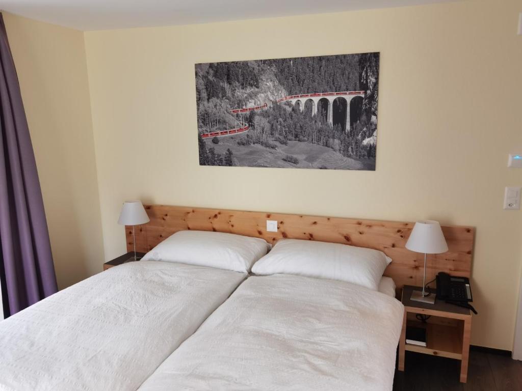 Hotel Albula & Julier Tiefencastel Exterior photo